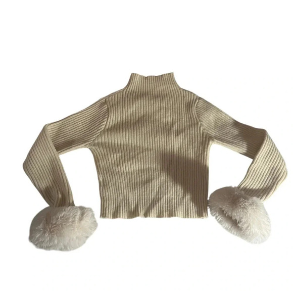 Ladies Sweater - Picture 3 of 6